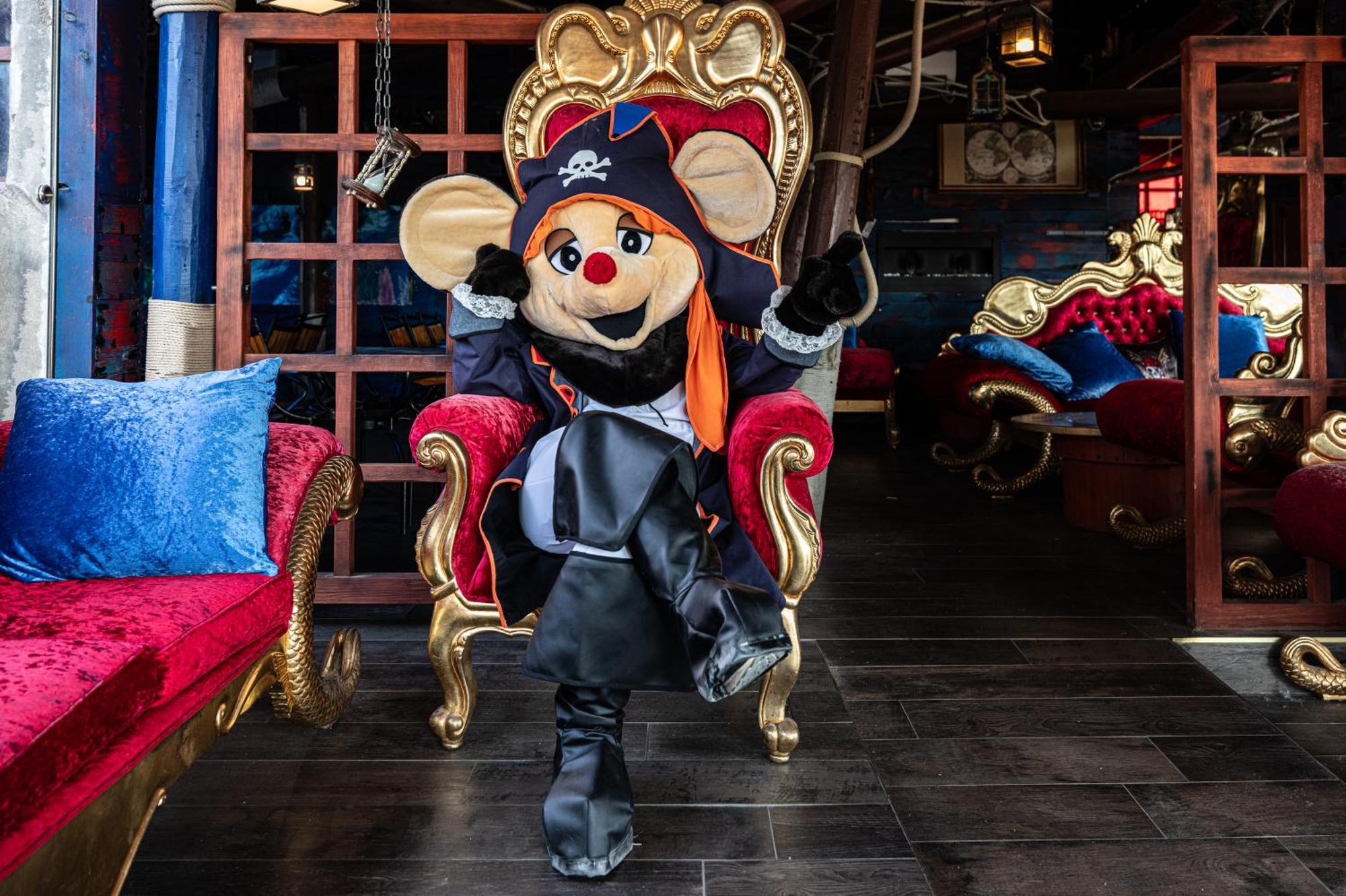 Hotel Pirates World แอกด์ ภายนอก รูปภาพ